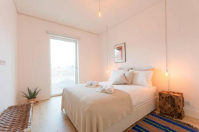 Wave of Light in Lisbon by Innkeeper
